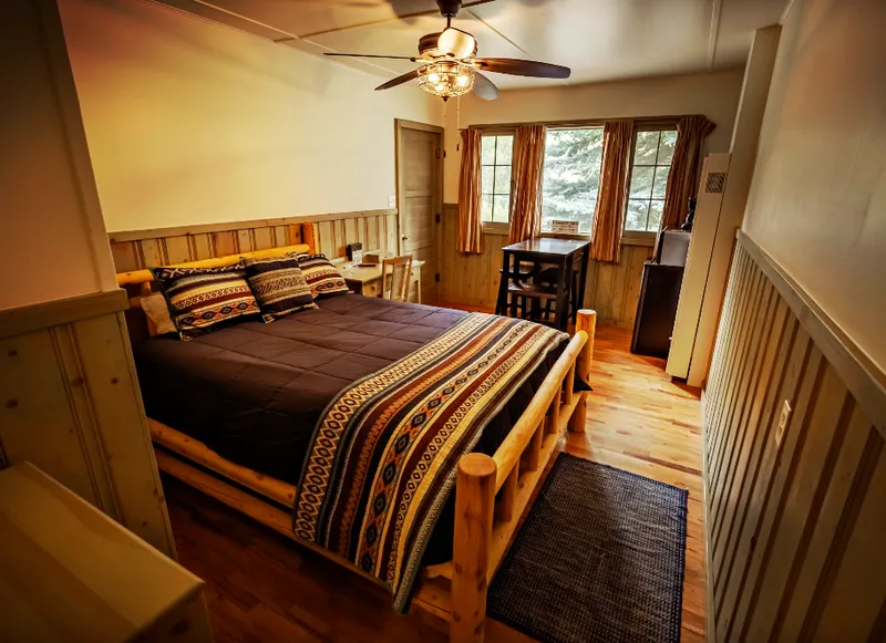 Kinnikinnick Cabin
